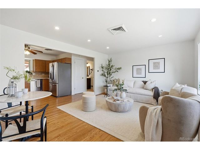 1425 S Eaton Ct, Lakewood, CO 80232