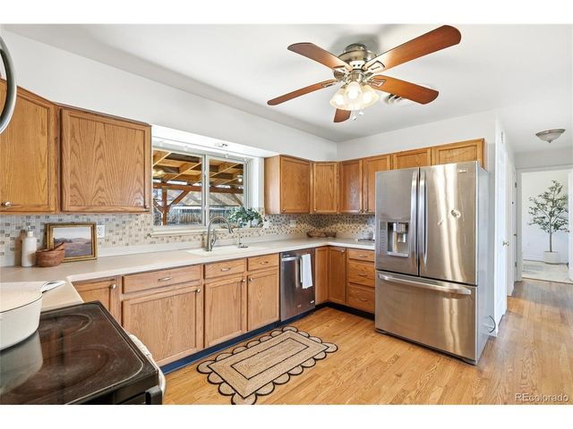 1425 S Eaton Ct, Lakewood, CO 80232