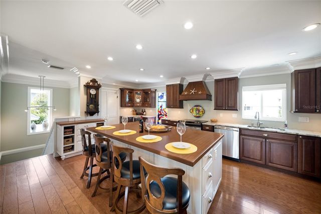 517 LOQUAT DRIVE, Anna Maria, FL 34216