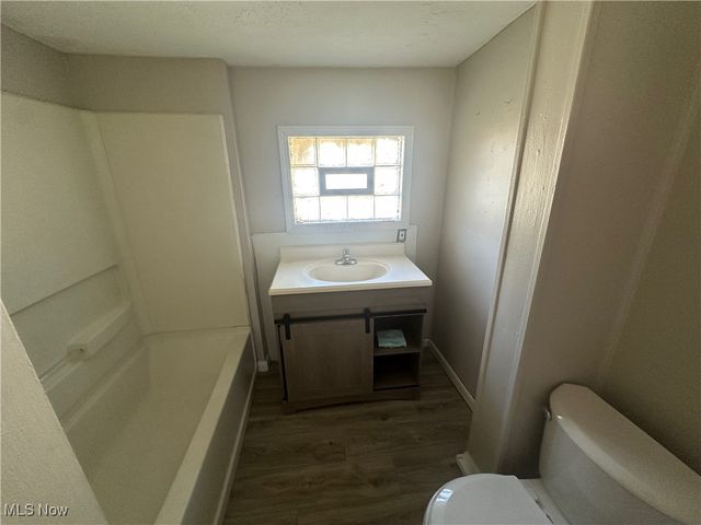 1915 Maple Avenue NE, Canton, OH 44714