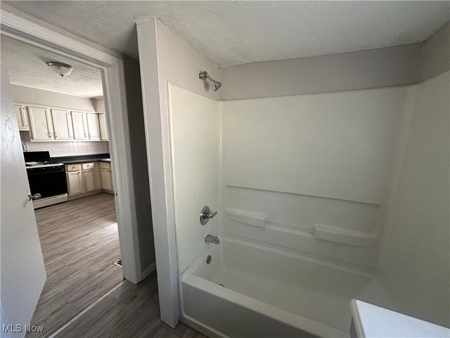 1915 Maple Avenue NE, Canton, OH 44714