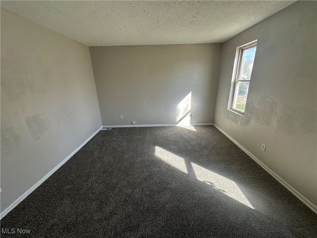 1915 Maple Avenue NE, Canton, OH 44714