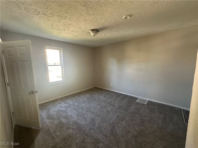 1915 Maple Avenue NE, Canton, OH 44714