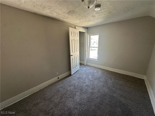 1915 Maple Avenue NE, Canton, OH 44714