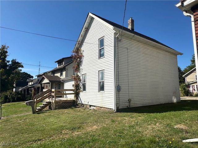 1915 Maple Avenue NE, Canton, OH 44714