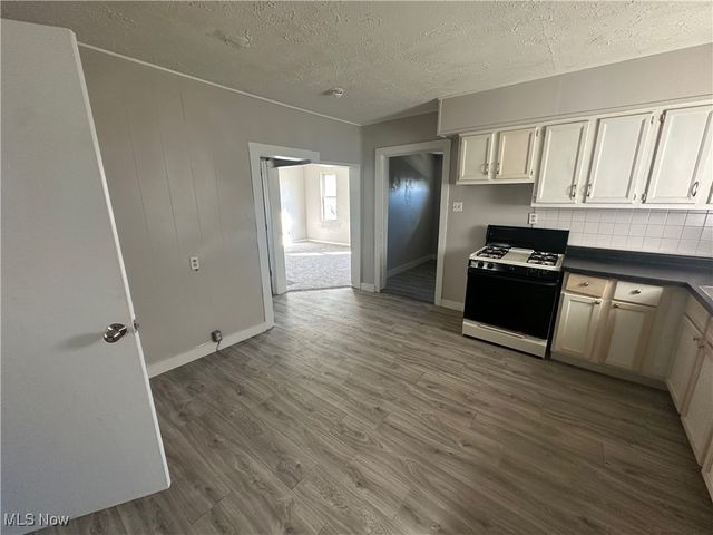 1915 Maple Avenue NE, Canton, OH 44714