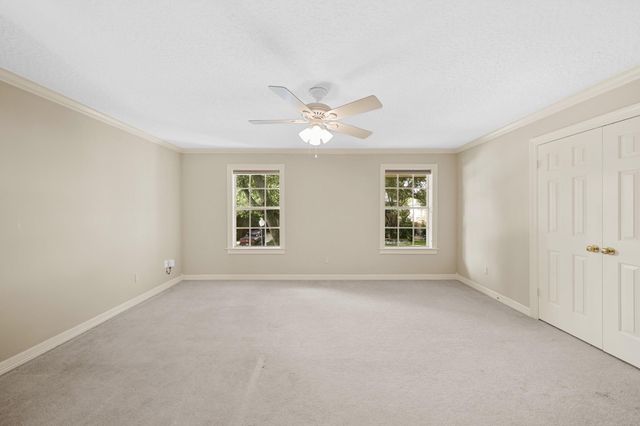 15 Hilshire Grove Lane, Houston, TX 77055