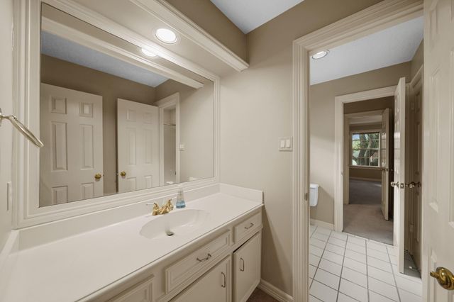 15 Hilshire Grove Lane, Houston, TX 77055