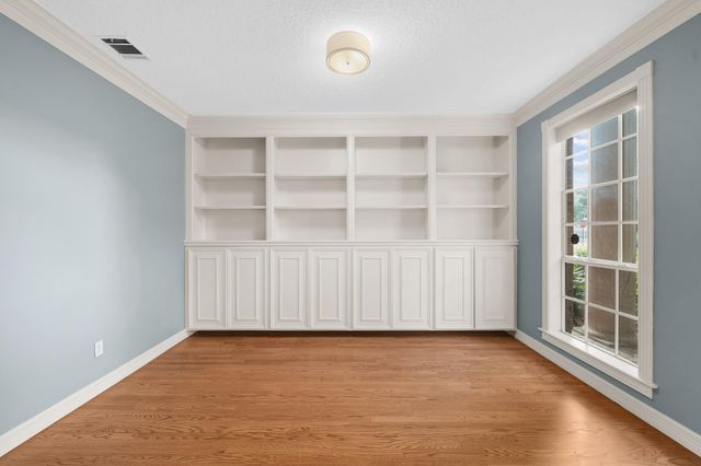 15 Hilshire Grove Lane, Houston, TX 77055