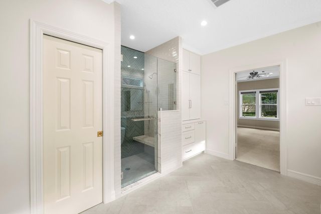 15 Hilshire Grove Lane, Houston, TX 77055