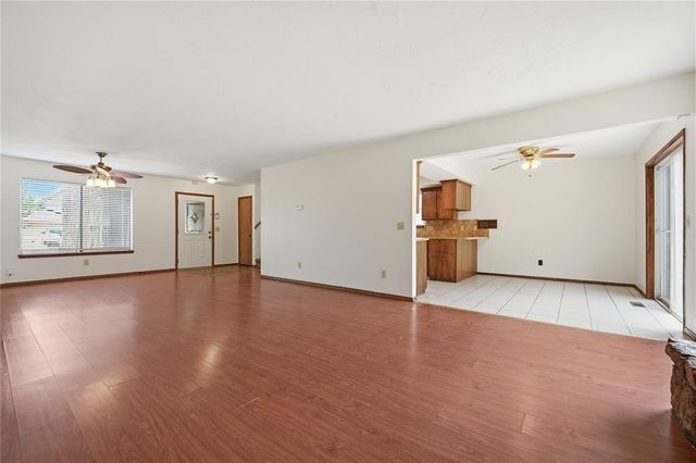 10124 Birkenhead Court 10124-26, Yukon, OK 73099