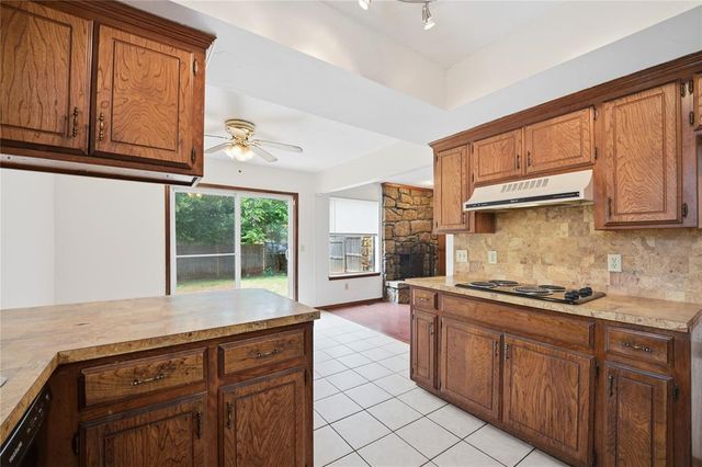 10124 Birkenhead Court 10124-26, Yukon, OK 73099