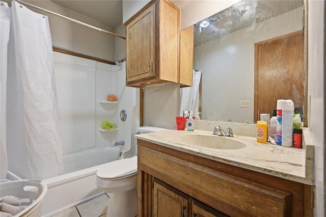 10124 Birkenhead Court 10124-26, Yukon, OK 73099