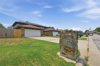 10124 Birkenhead Court 10124-26, Yukon, OK 73099