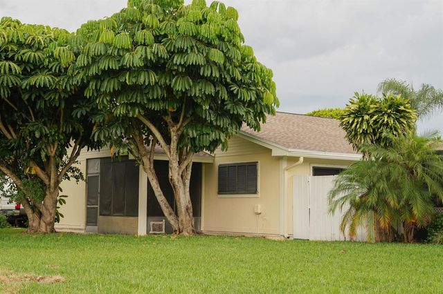 3 Hammond Place, Boynton Beach, FL 33426