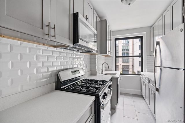 250 Martine Avenue 2F, White Plains, NY 10601
