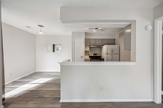 15534 Zabolio Drive 241, Houston, TX 77598