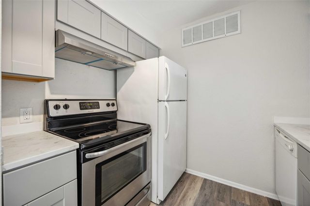 15534 Zabolio Drive 241, Houston, TX 77598