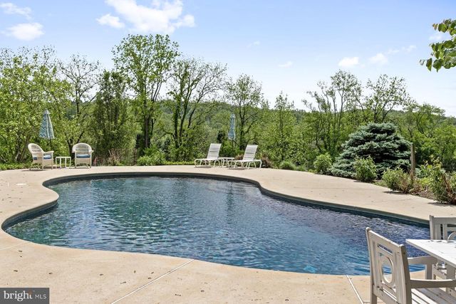 2965 ADAMS WAY, Riegelsville, PA 18077