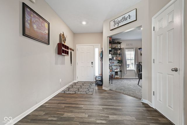 2317 Shadow Trace Way, Greenwood, IN 46143