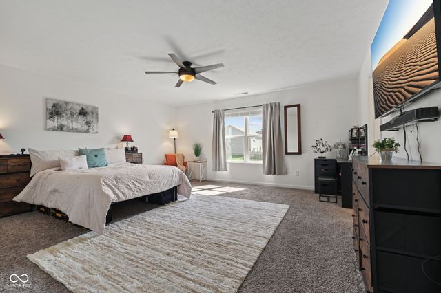2317 Shadow Trace Way, Greenwood, IN 46143