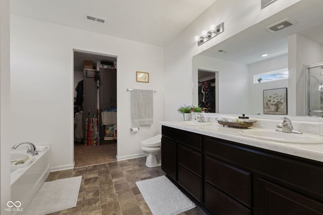 2317 Shadow Trace Way, Greenwood, IN 46143