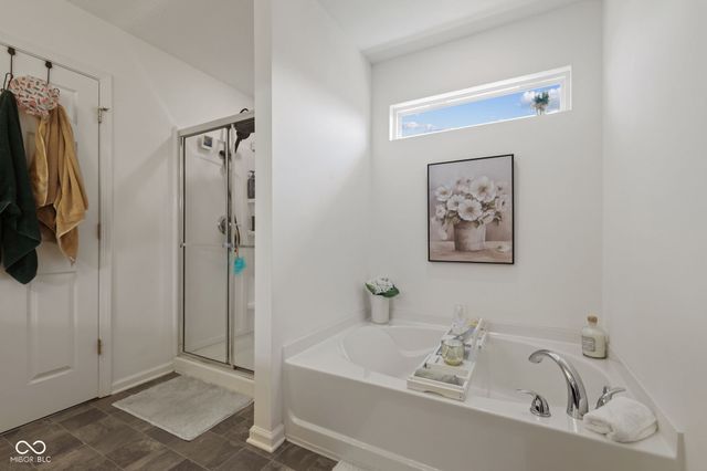 2317 Shadow Trace Way, Greenwood, IN 46143
