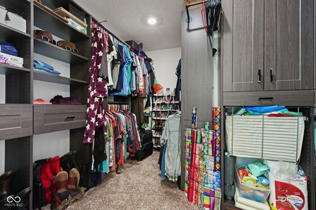 2317 Shadow Trace Way, Greenwood, IN 46143