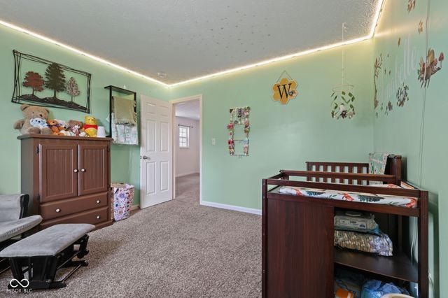 2317 Shadow Trace Way, Greenwood, IN 46143