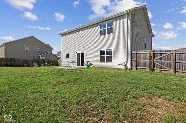 2317 Shadow Trace Way, Greenwood, IN 46143