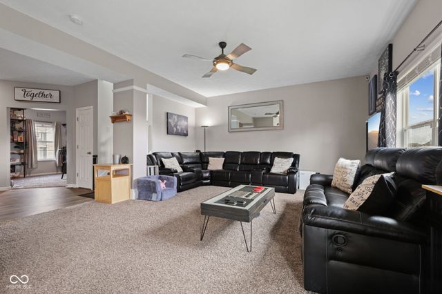 2317 Shadow Trace Way, Greenwood, IN 46143