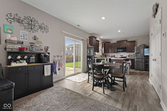 2317 Shadow Trace Way, Greenwood, IN 46143