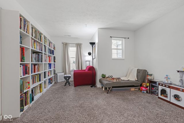 2317 Shadow Trace Way, Greenwood, IN 46143
