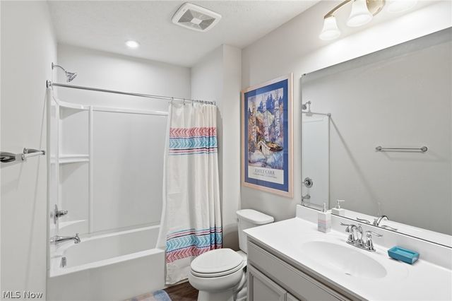 1581 Mud Brook Court, Akron, OH 44313