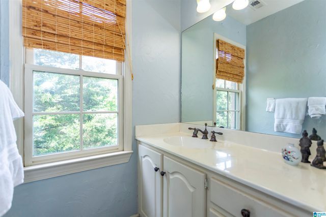 6035 BLUE BIRD LANE, Leeds, AL 35094