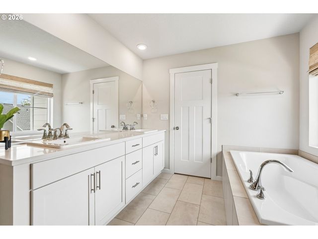 12535 Sw LAPWING Ter, Beaverton, OR 97007