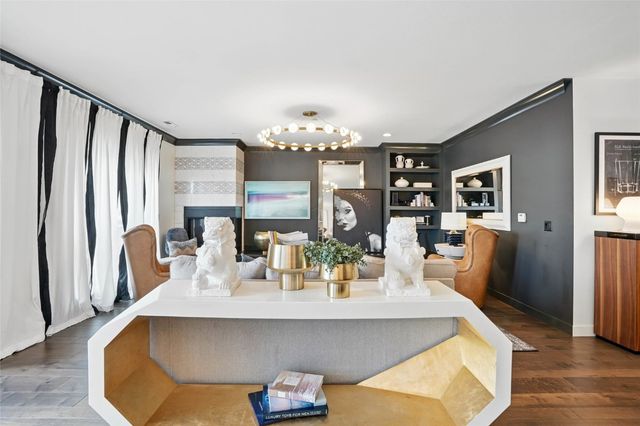 901 E 2nd Avenue 212, Coralville, IA 52241