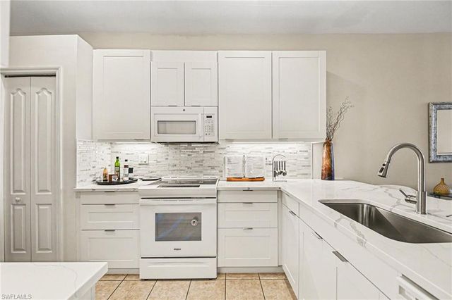 1935 Morning Sun LN F29, Naples, FL 34119