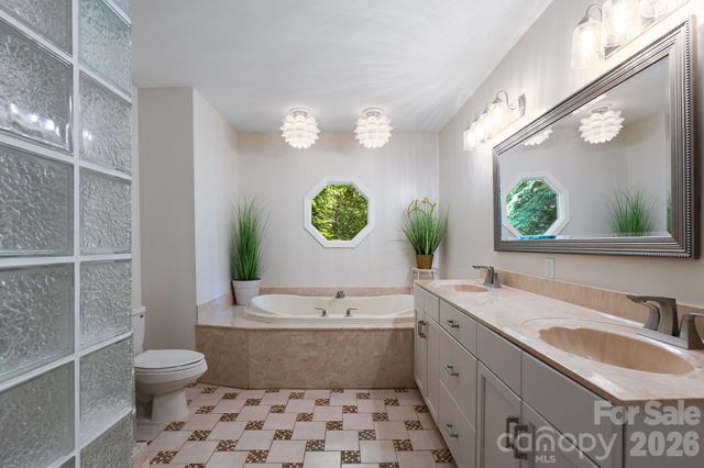 42 Gaston Mountain Road, Asheville, NC 28806