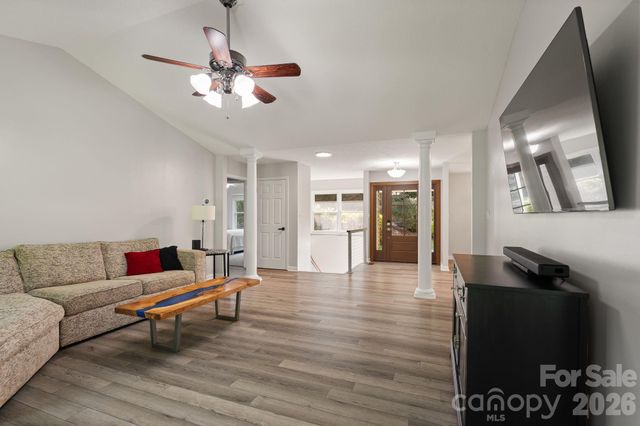 42 Gaston Mountain Road, Asheville, NC 28806