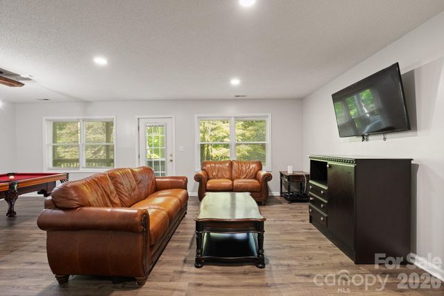 42 Gaston Mountain Road, Asheville, NC 28806