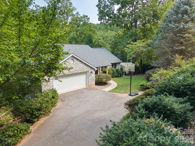 42 Gaston Mountain Road, Asheville, NC 28806