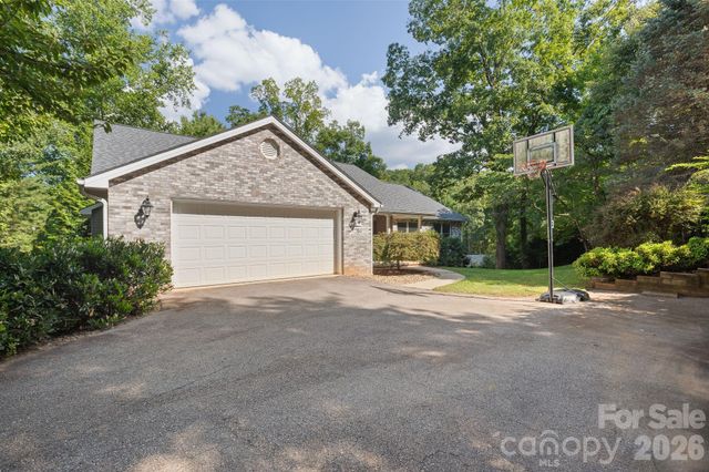 42 Gaston Mountain Road, Asheville, NC 28806