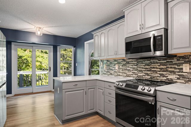 42 Gaston Mountain Road, Asheville, NC 28806