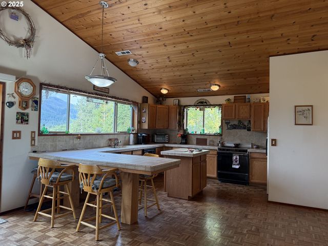 99608 S BANK CHETCO Rd, Brookings, OR 97415