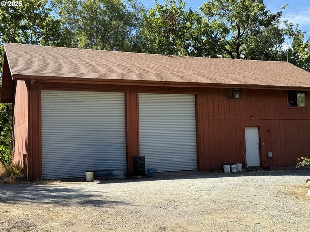 99608 S BANK CHETCO Rd, Brookings, OR 97415