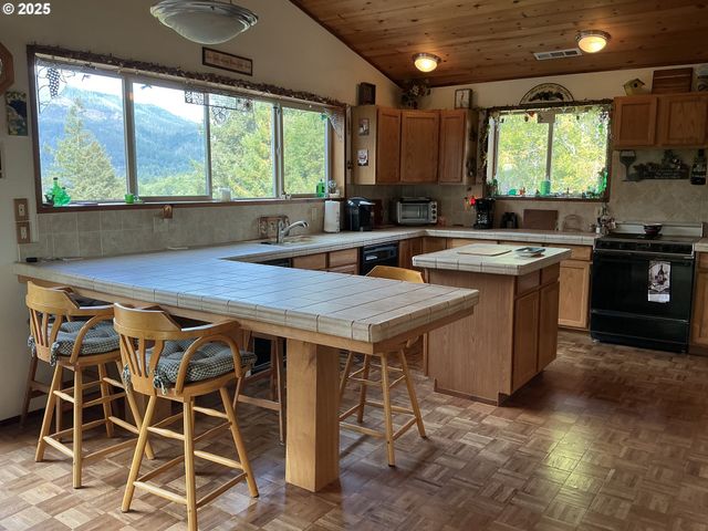 99608 S BANK CHETCO Rd, Brookings, OR 97415