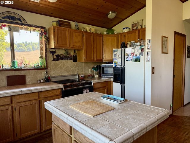 99608 S BANK CHETCO Rd, Brookings, OR 97415