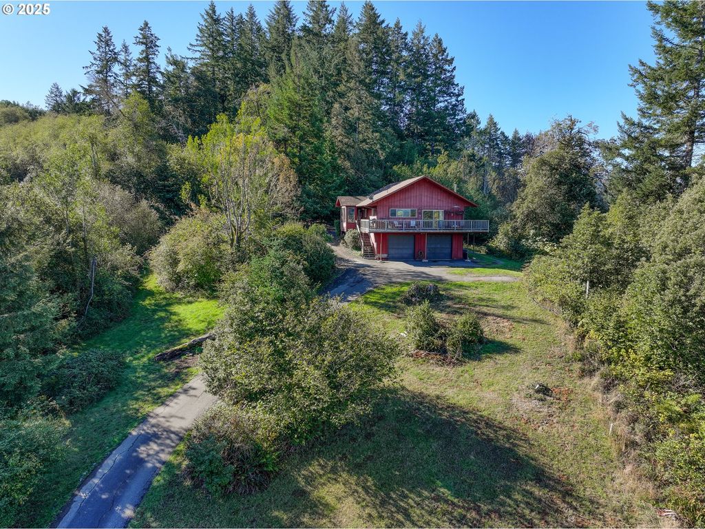 99608 S BANK CHETCO Rd, Brookings, OR 97415