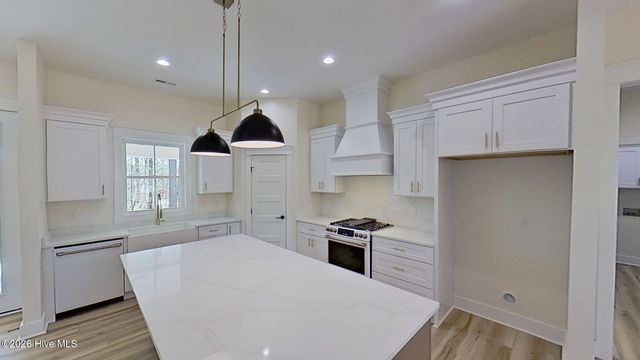 1001 Ecru Circle, New Bern, NC 28562